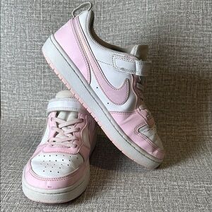 Nike Kids White and Pink Low-Top Sneakers size 3y